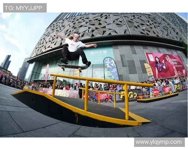 重庆飞盘队在滑板精英赛中的速度表现分析与精彩回顾 重庆飞盘队在滑板精英赛中的速度表现分析与精彩回顾