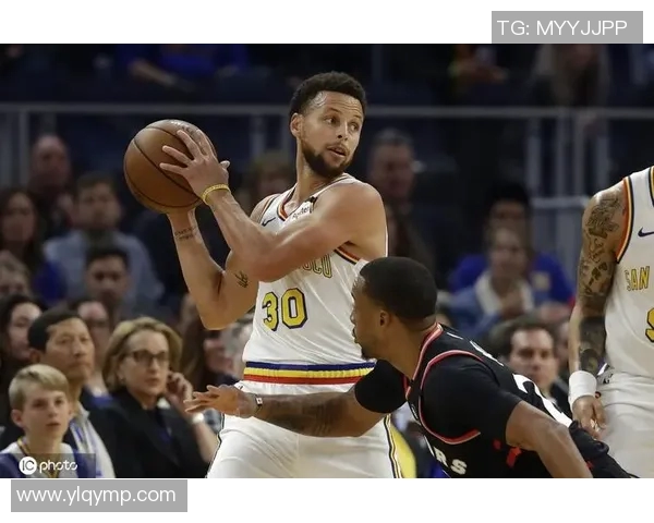 勇士与猛龙季前赛精彩对决录像回顾全场亮点与精彩瞬间分析 勇士与猛龙季前赛精彩对决录像回顾全场亮点与精彩瞬间分析