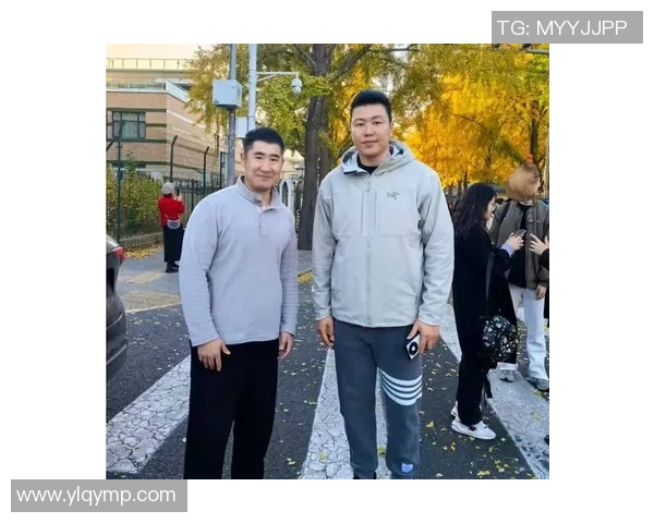 李根的篮球之路：从少年梦想到职业生涯的辉煌与挑战